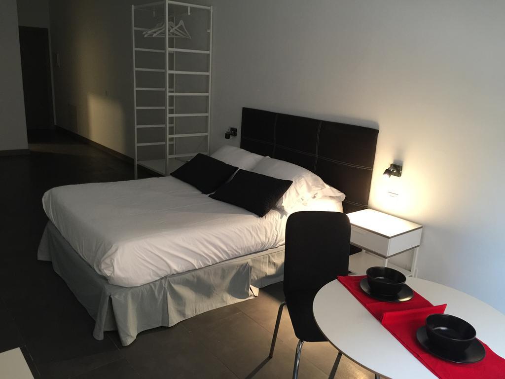 Room And Kitchen Bilbao Extérieur photo